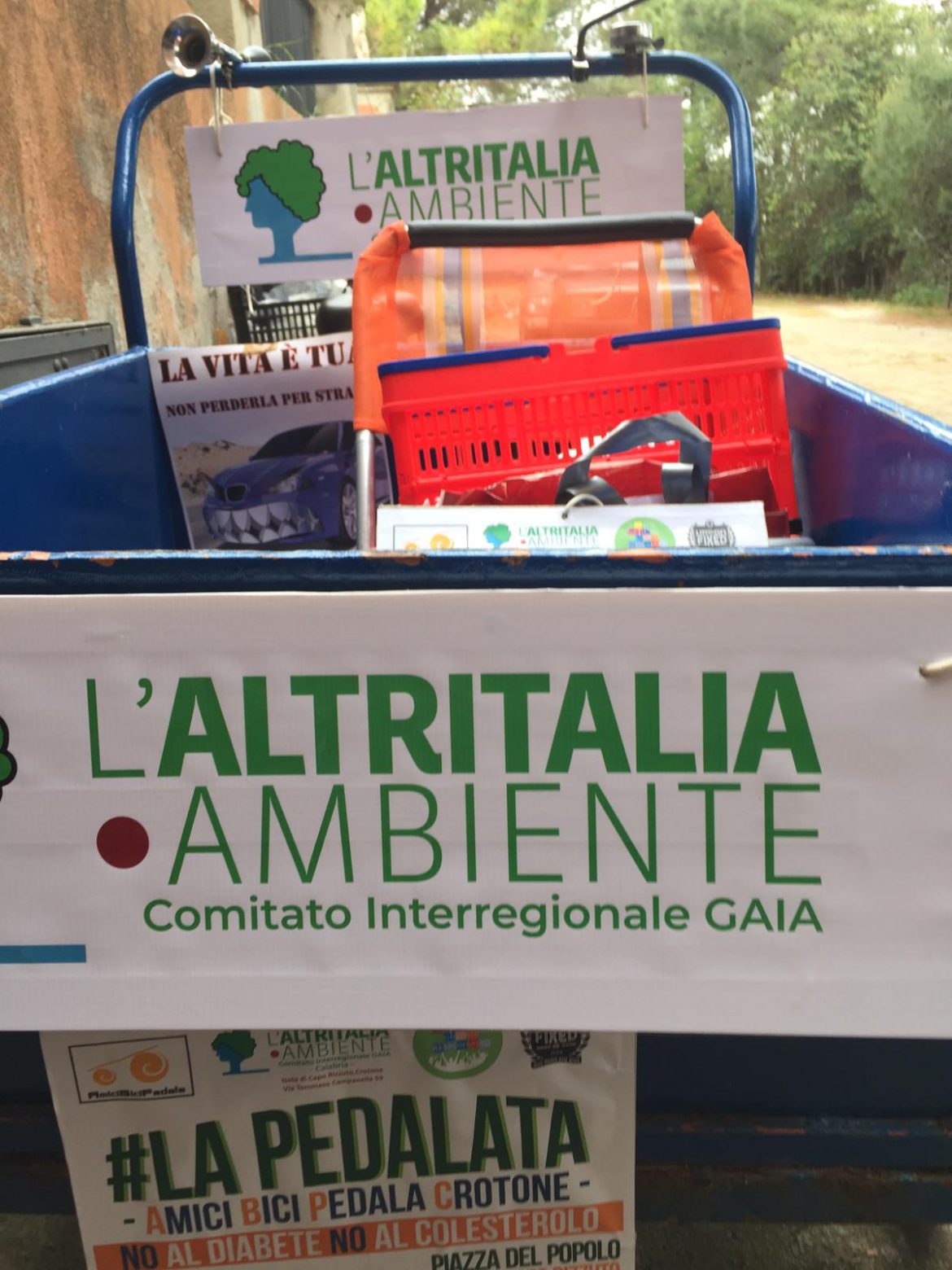 KR1 Crotone si prepara all’evento ciclistico di settembre e distribuisce le mascherine
