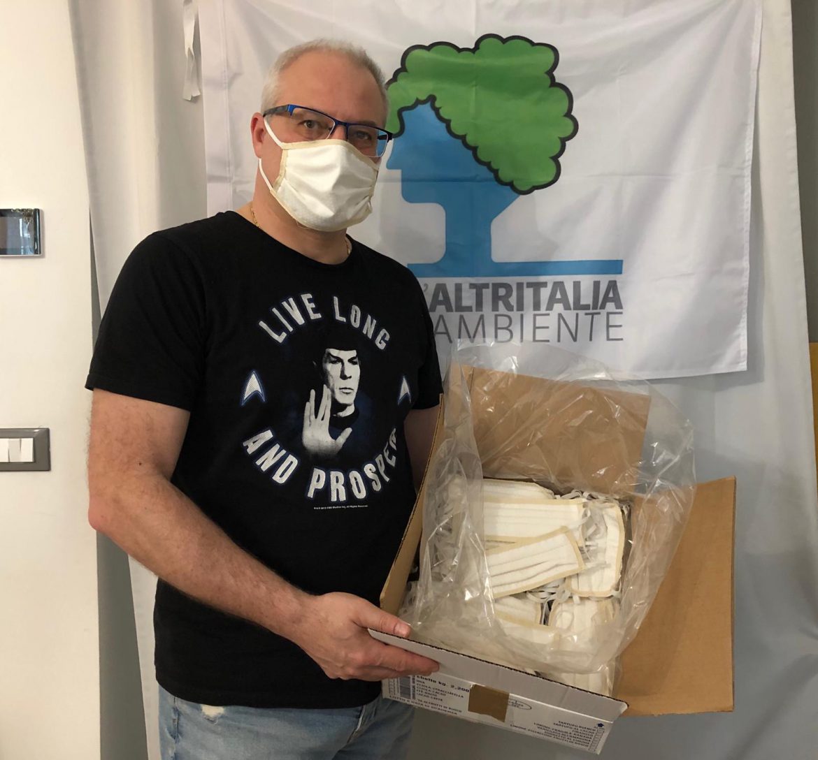 TS mascherina1 Emergenza Corona virus: La solidarietà de L’Altritalia arriva alla sezione di Trieste
