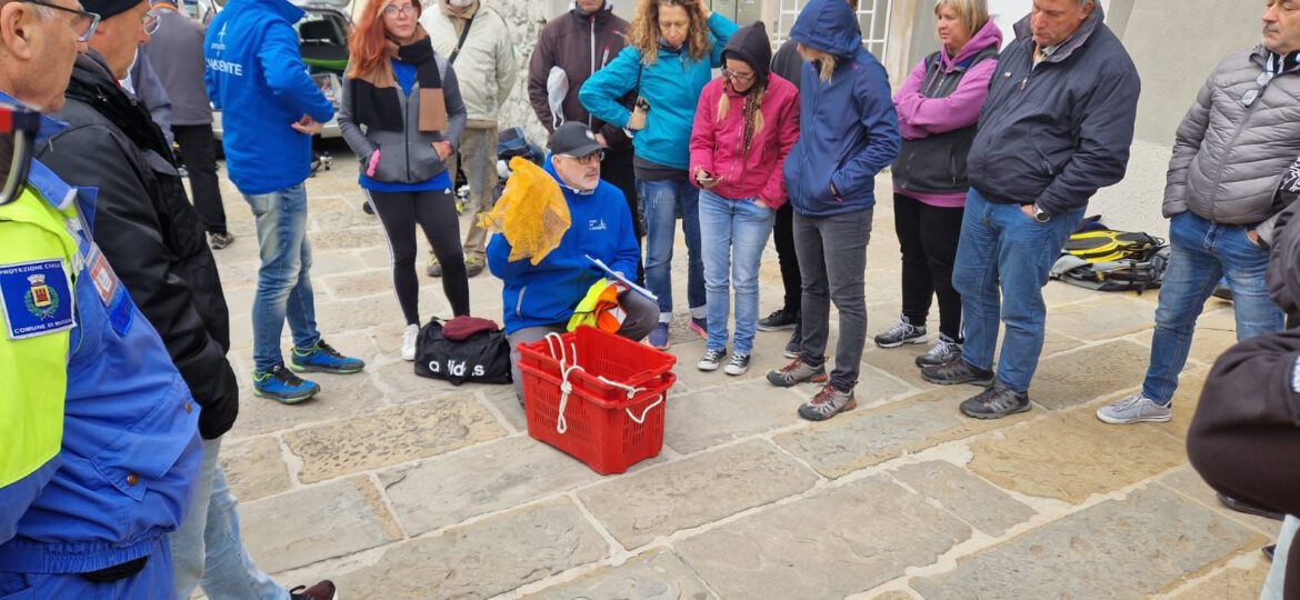 trieste91 Nelle acque di Muggia per ripulire i fondali dai rifiuti