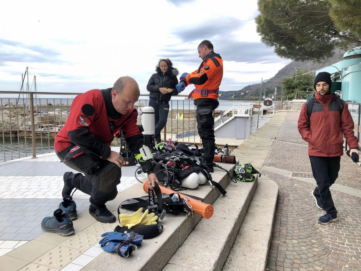422657826_412702731151757_3747631868047901276_n Volontari in acqua per monitorare lo stato dei fondali dopo le mareggiate dello scorso autunno