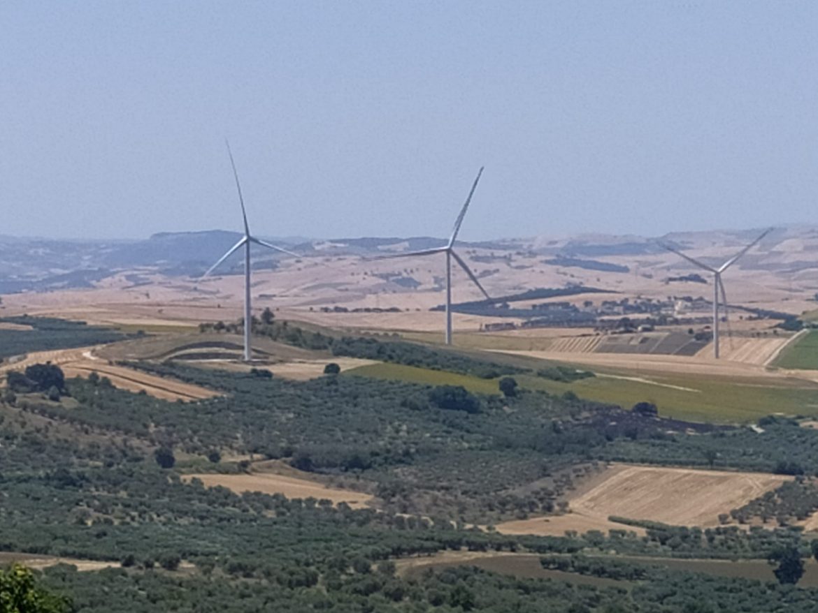 pale eoliche foggia Rinnovabili: Sangiuliano tenga duro e non ceda alla lobby rinnovabilista